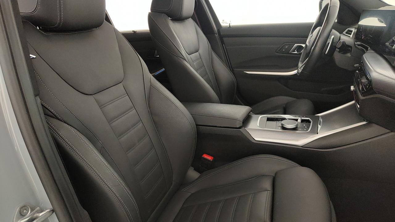 BMW 320d Touring mhev 48V xdrive MSport auto