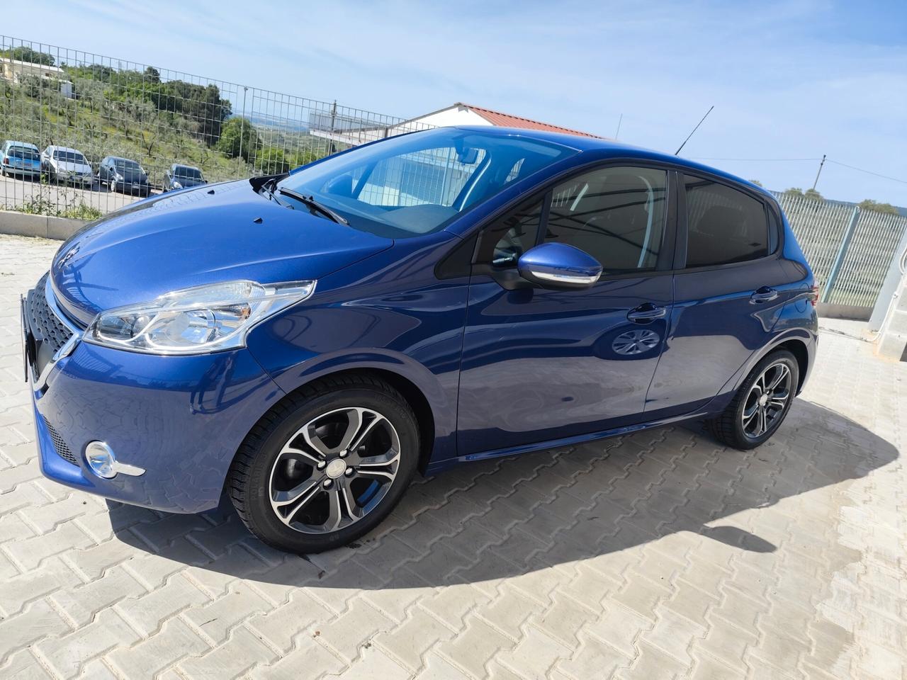 Peugeot 208 1.4 HDi 68 CV 5 porte Allure