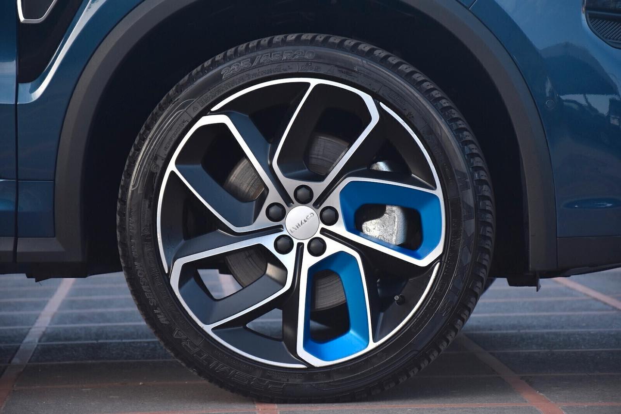 Lynk&co 01 PHEV Auto