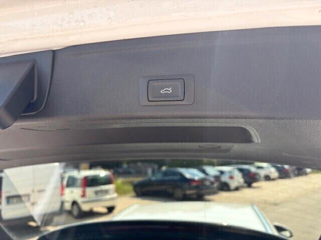 Audi A4 Avant 40 g-tron S tronic line edition