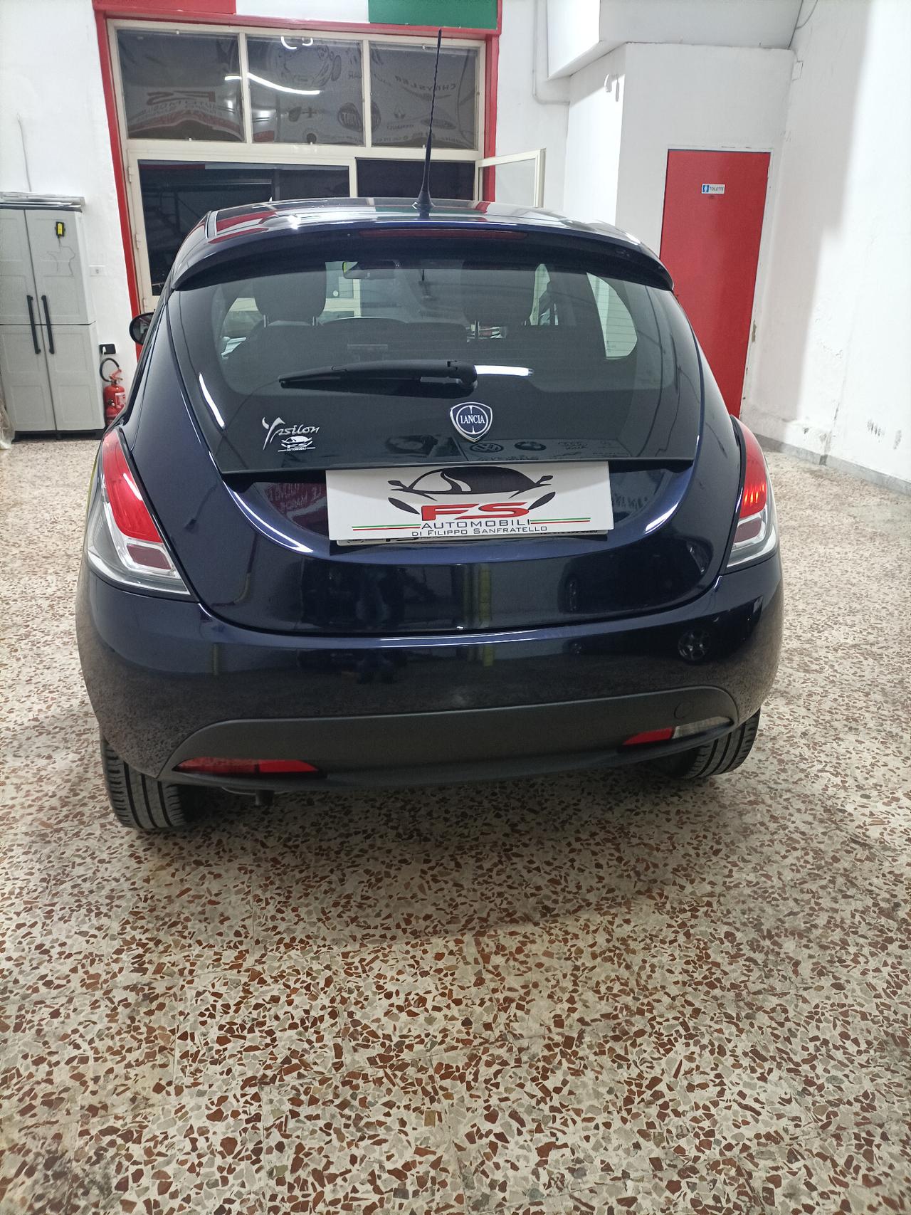 Lancia Ypsilon 1.2 69 CV 5 porte S&S Platinum