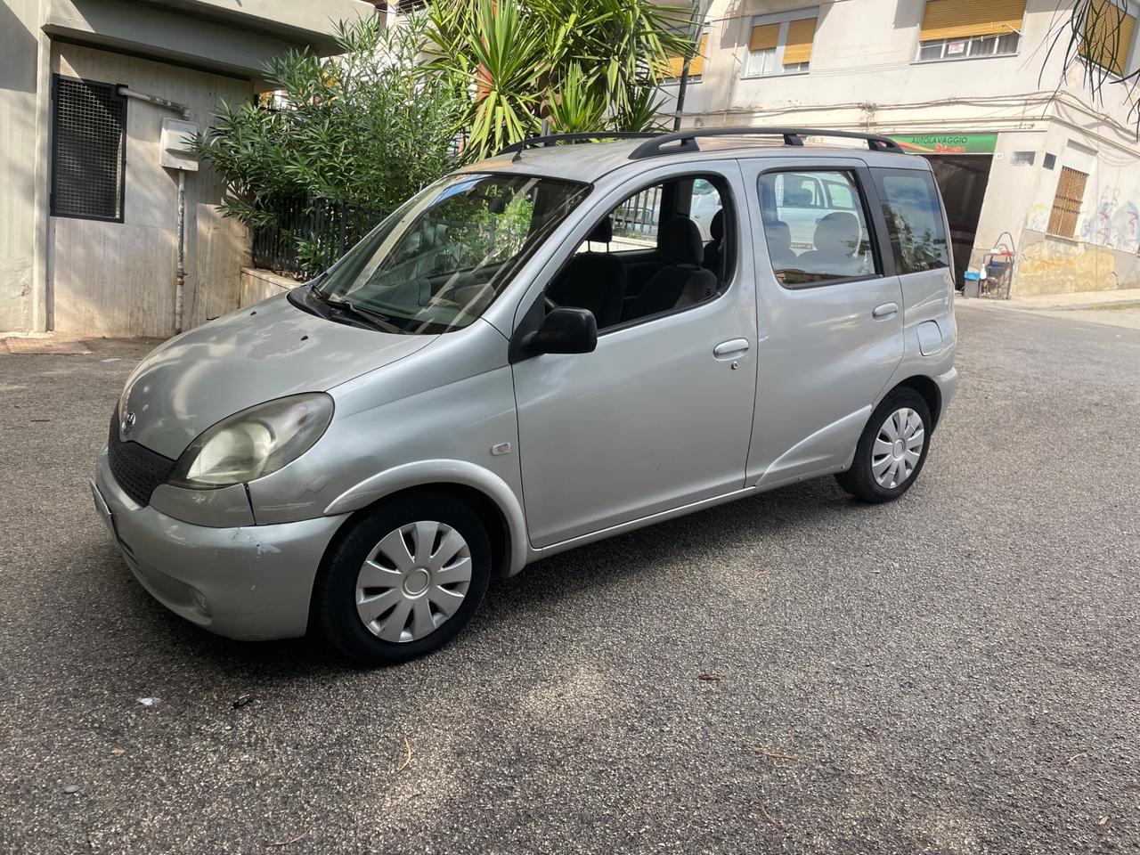 Toyota Yaris 1.3i 16V cat verso