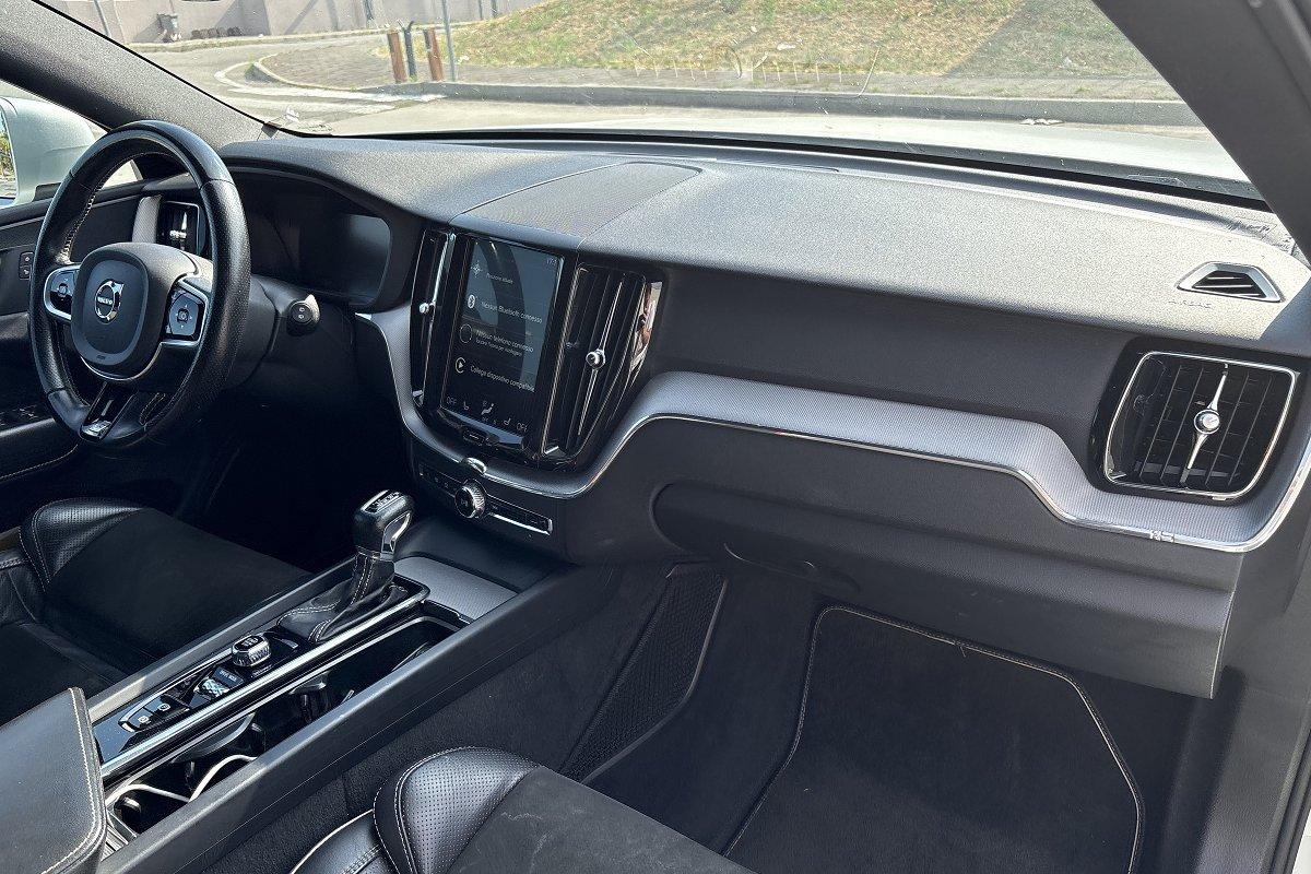 VOLVO XC60 D4 AWD Geartronic R-design