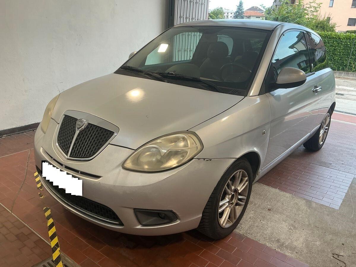 Lancia Ypsilon 1.4 Platino Ecochic GPL