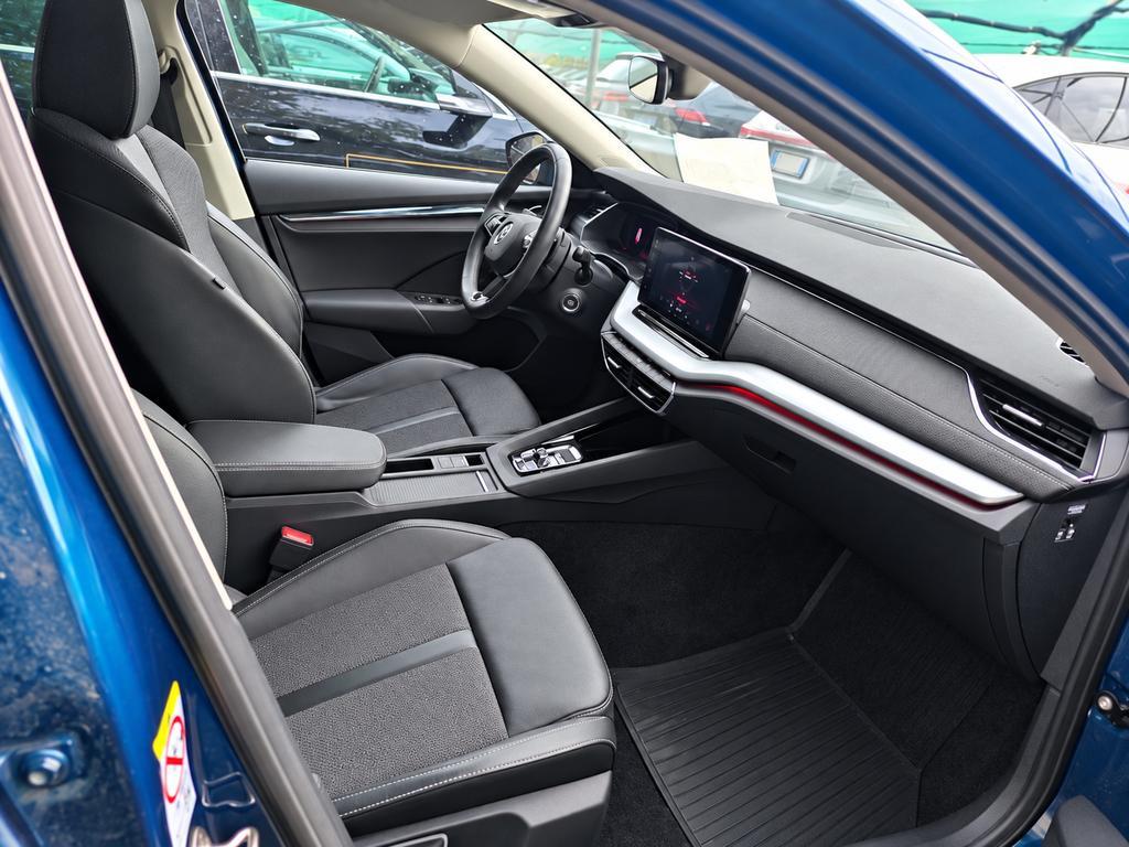 Skoda Octavia Wagon 1.5 G-Tec Style DSG LED, Navi, Retrocamera, Keyless