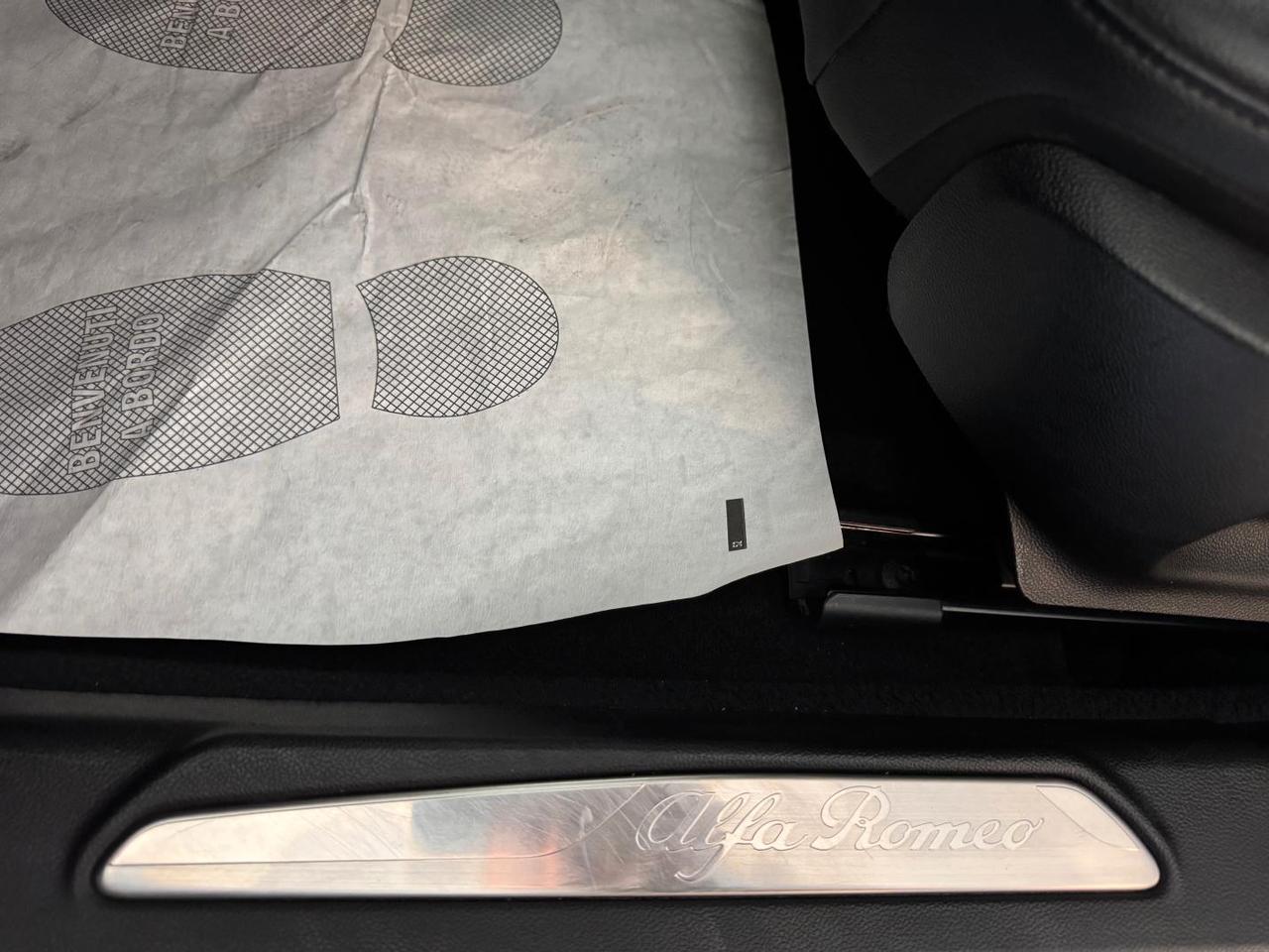 Alfa Romeo Giulia 2.2 T Diesel At8 180cv Super Navi Paddle Full