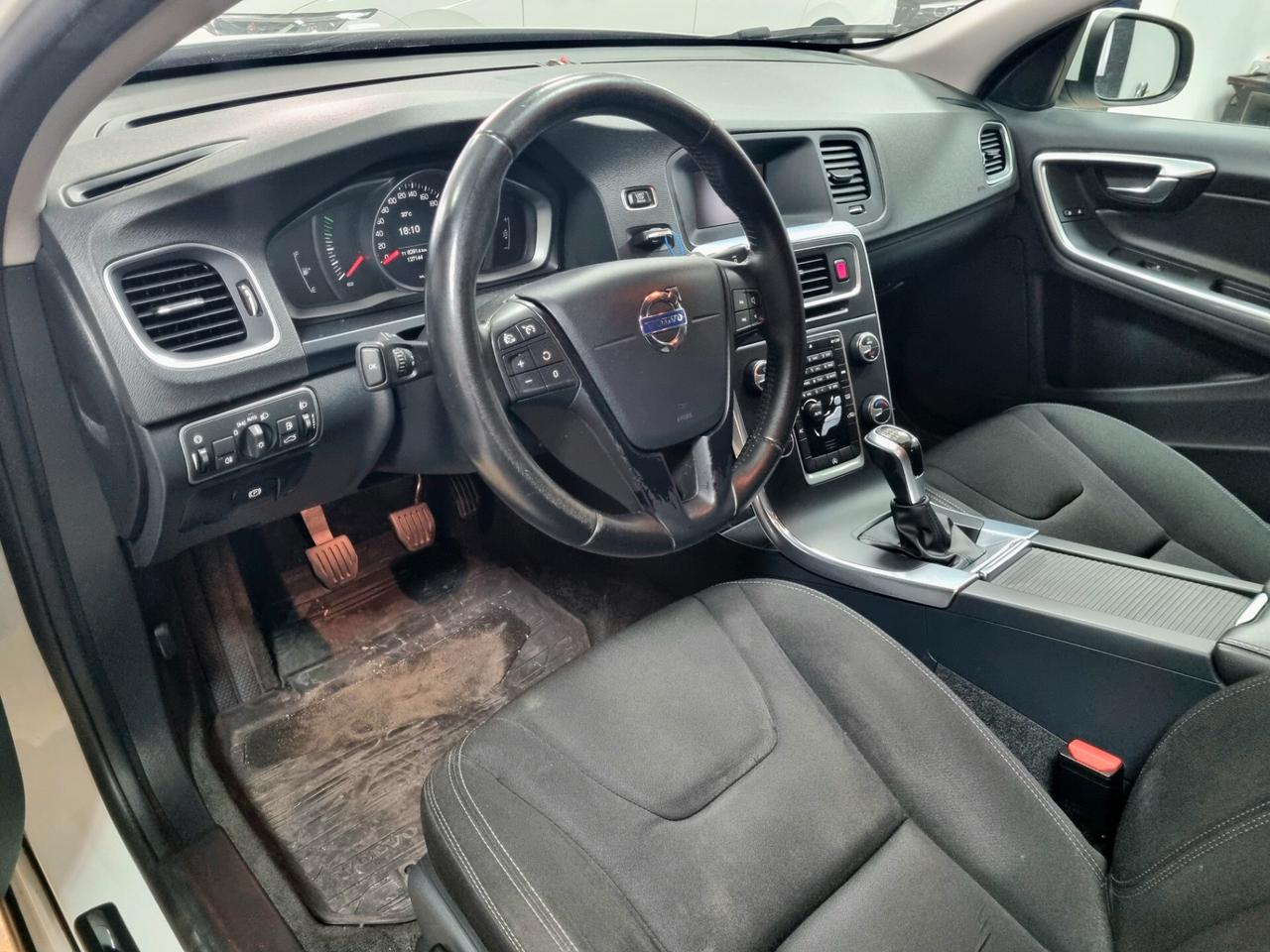VOLVO V60 2.0 DIESEL D2 KINETIC N1 AUTOCARRO