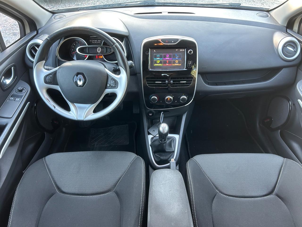 Renault Clio 1.2 75CV 5 porte Intens rate permute neopatentati