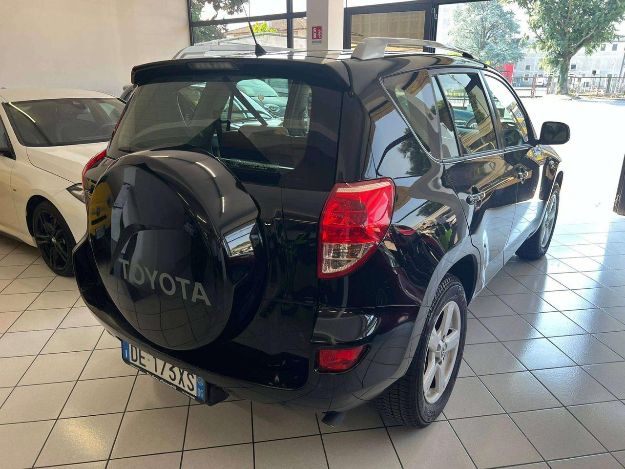 Toyota Rav4 Rav4 III RAV4 2.2 d-4d Luxury 136cv