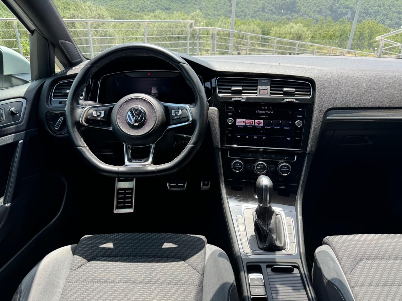 Volkswagen Golf 2.0 TDI 150cv DSG 5p. R-Line