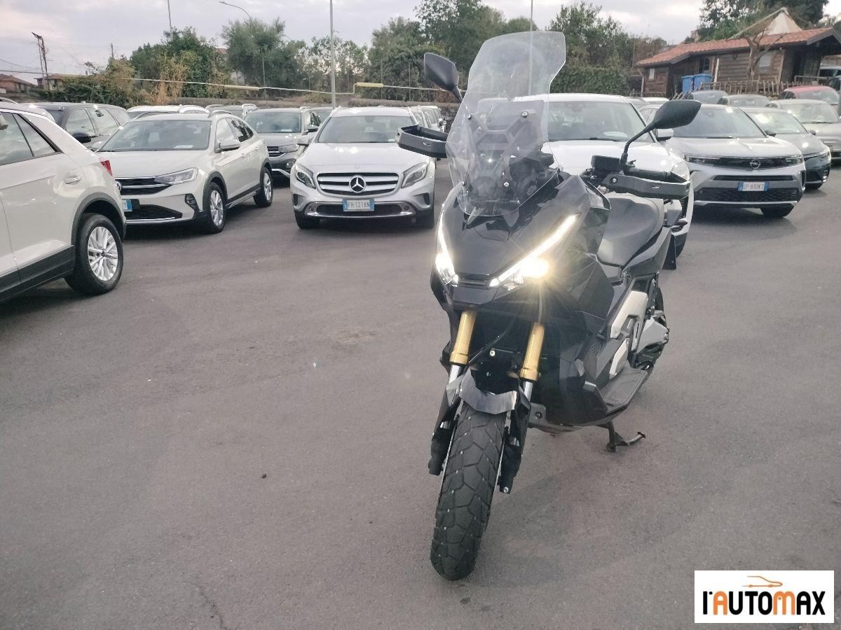 Honda - X-ADV 750 -