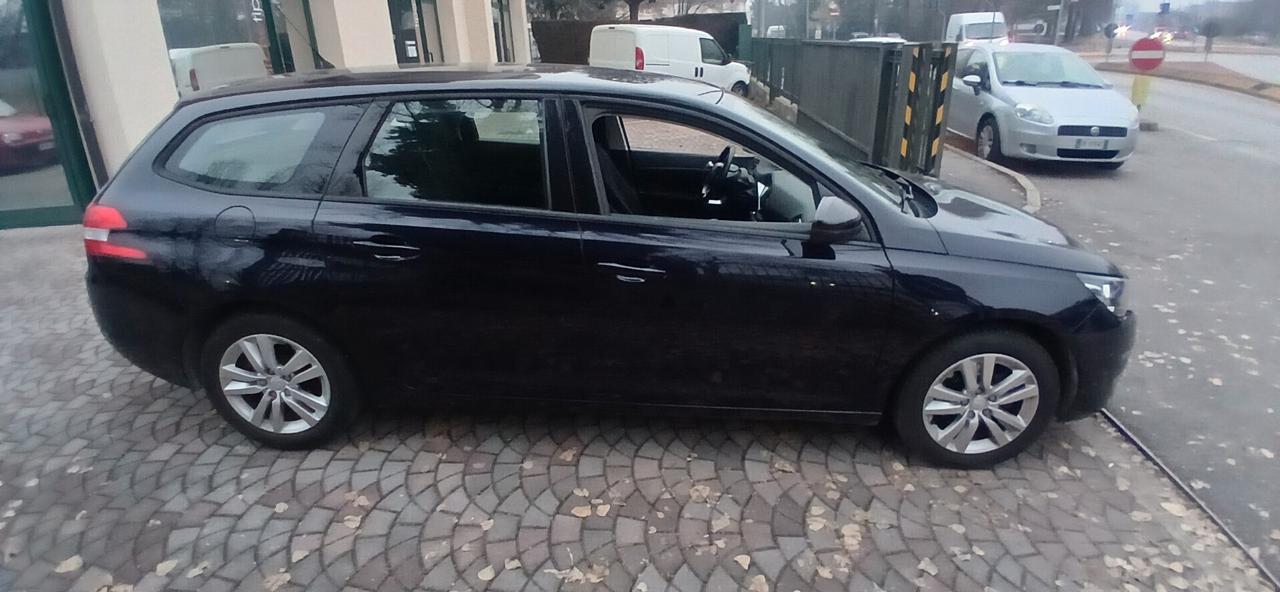 Peugeot 308 1.6 s.w. diesel neopatentati