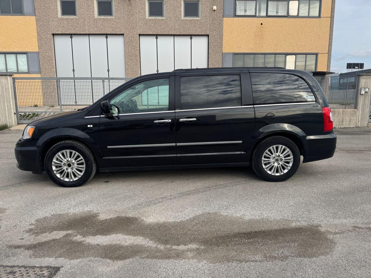 Lancia Voyager 2.8 Turbodiesel Platinum 163 CV