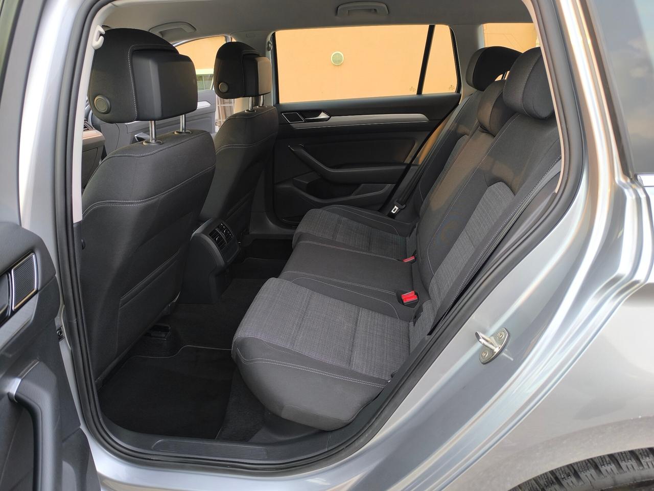 Volkswagen Passat Variant 2.0 TDI SCR 122 CV EVO DSG Business