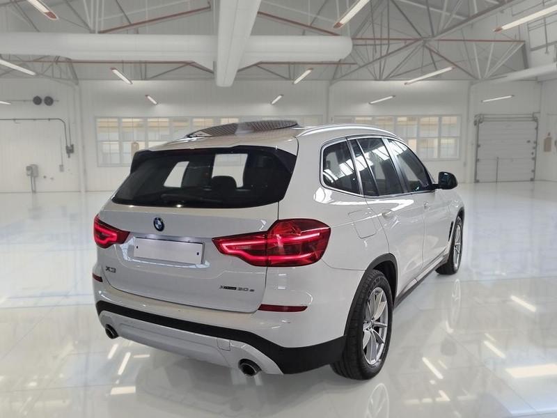 BMW X3 xDrive 30e Business Advantage autom.