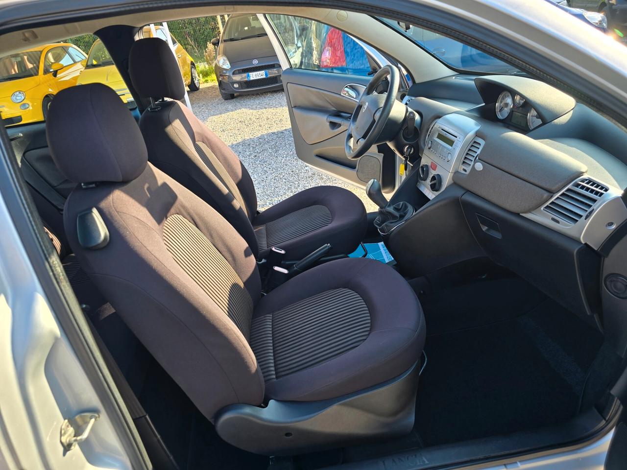 Lancia Ypsilon 1.3 MJT 75 CV Argento