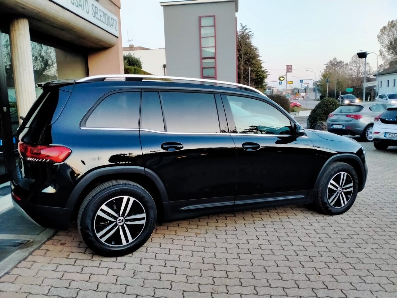 Mercedes-Benz GLB 180 D BUSINESS EXTRA 8MLED/SEDILI SPORT/DISPLAY MAXI