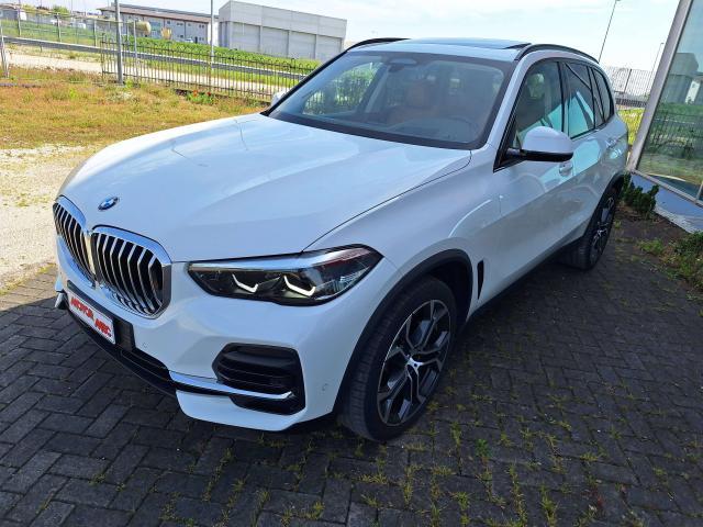 BMW X5 X5 Xdrive25d Business auto Pelle color Cognac, Parking Assistant Plus, Cerchi da 21, Tetto panoramico apribile