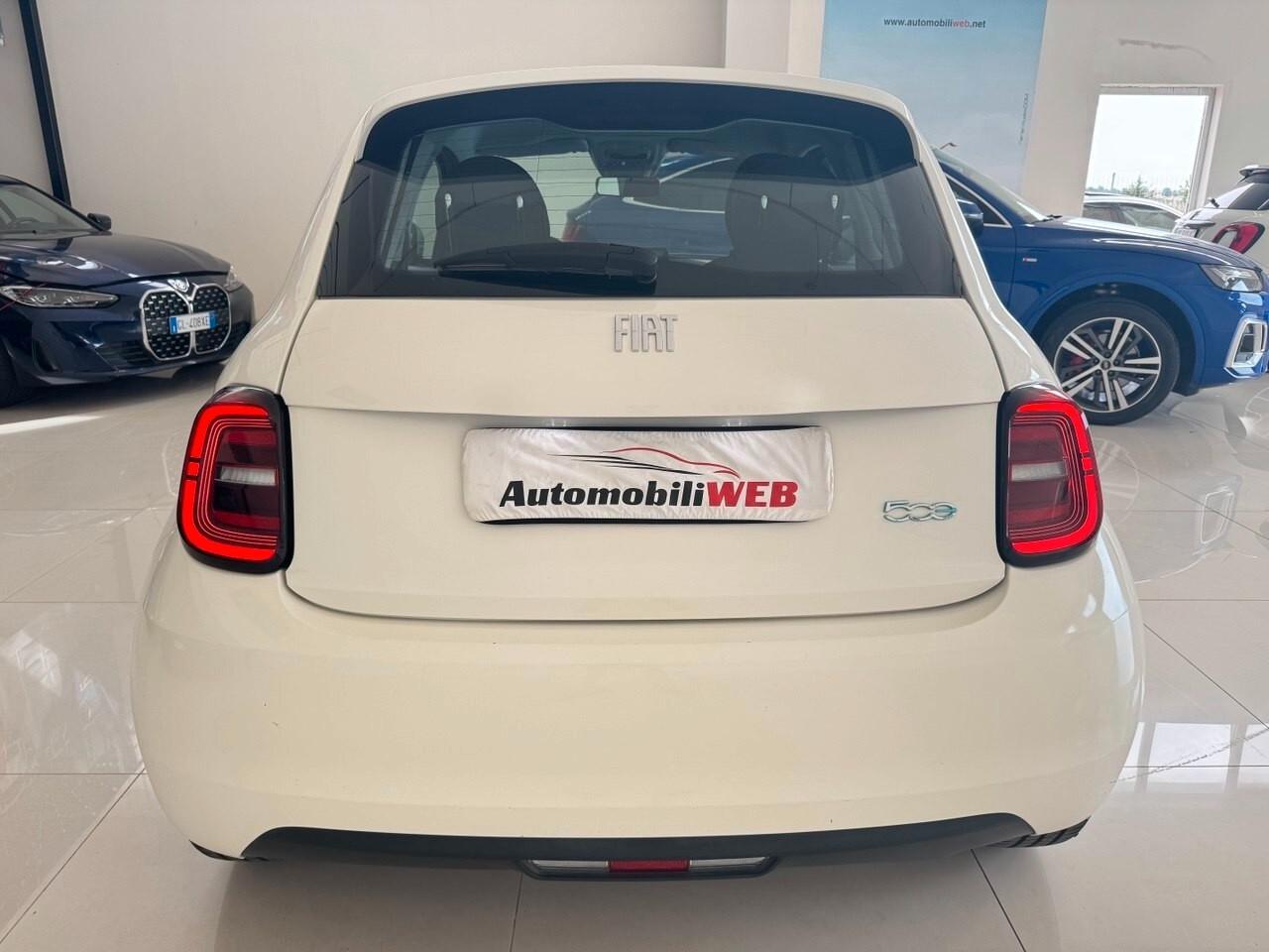 Fiat 500 500e Berlina 42 kWh La Prima