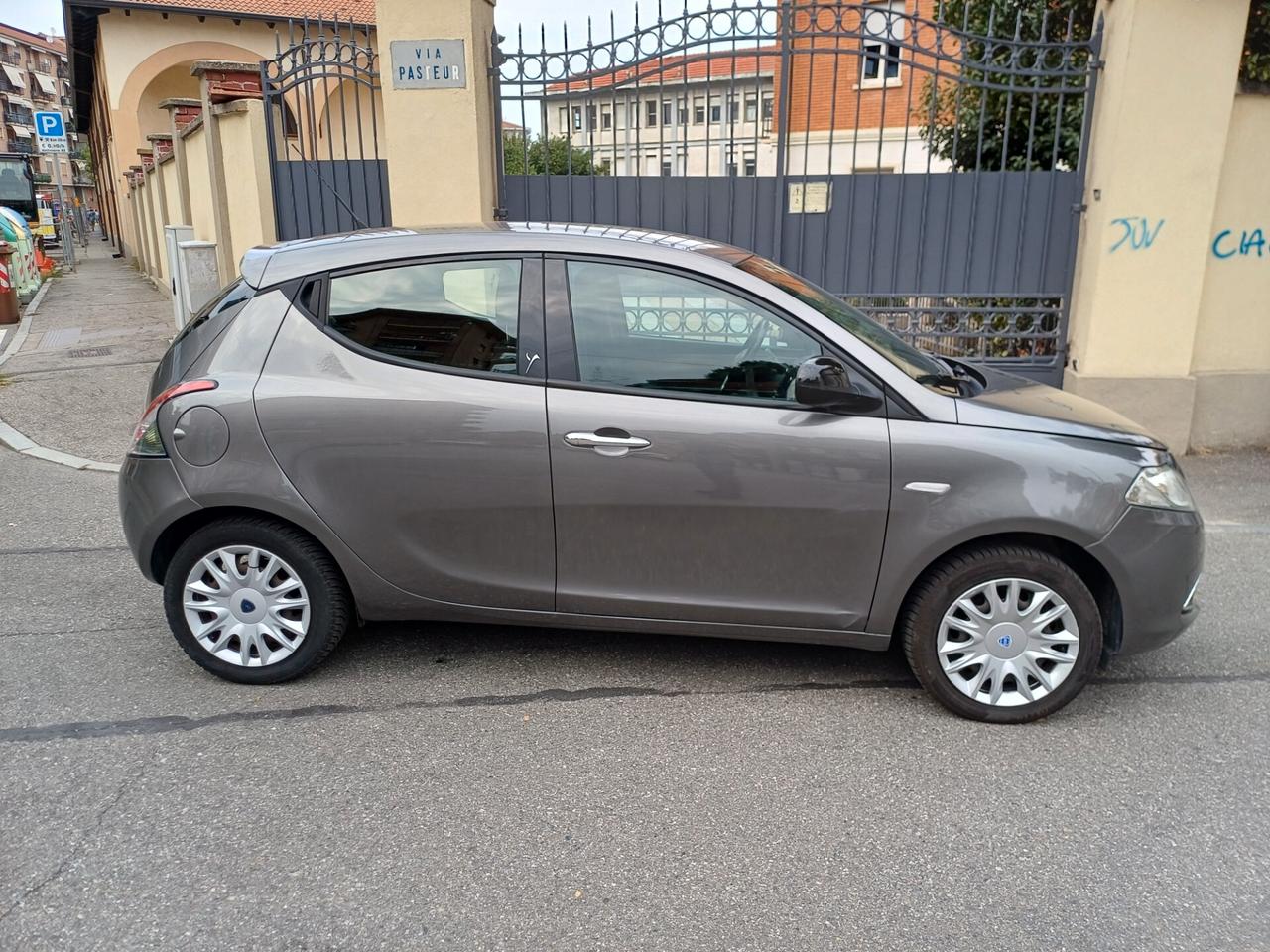 Lancia Ypsilon 1.2 PER NEOPATENTATI