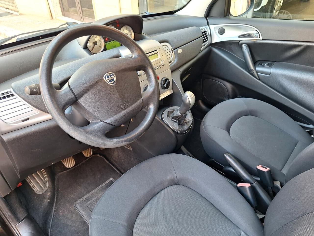 Lancia Ypsilon 1.3 MJT 75 CV Platinum