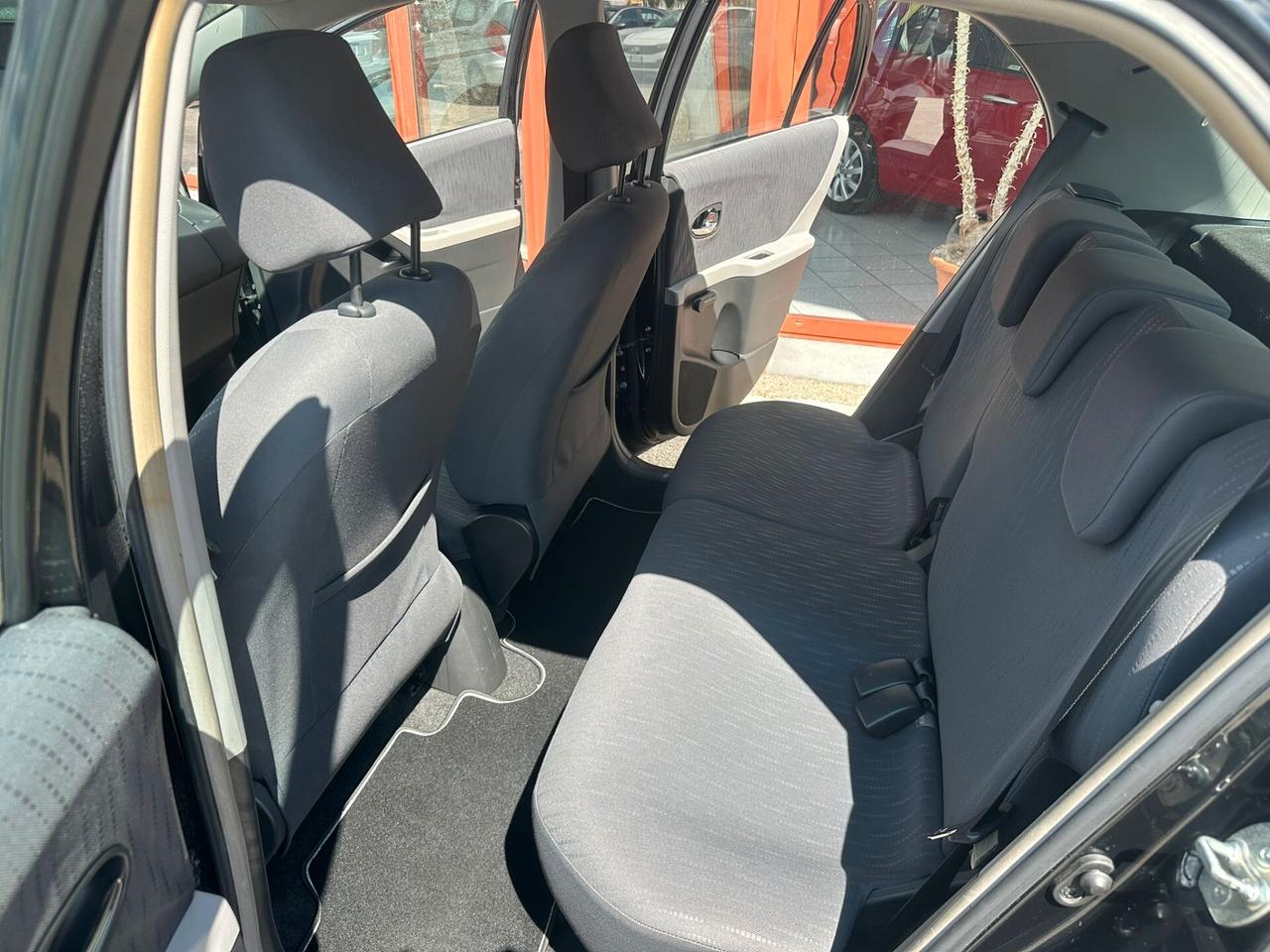 Toyota Yaris 1.3 5 porte Sol