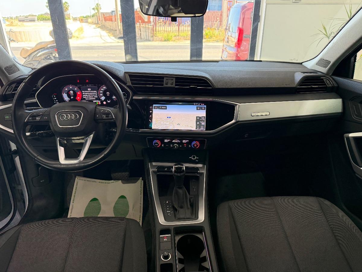 AUDI - Q3 - 35 TDI S tronic Business Advanced
