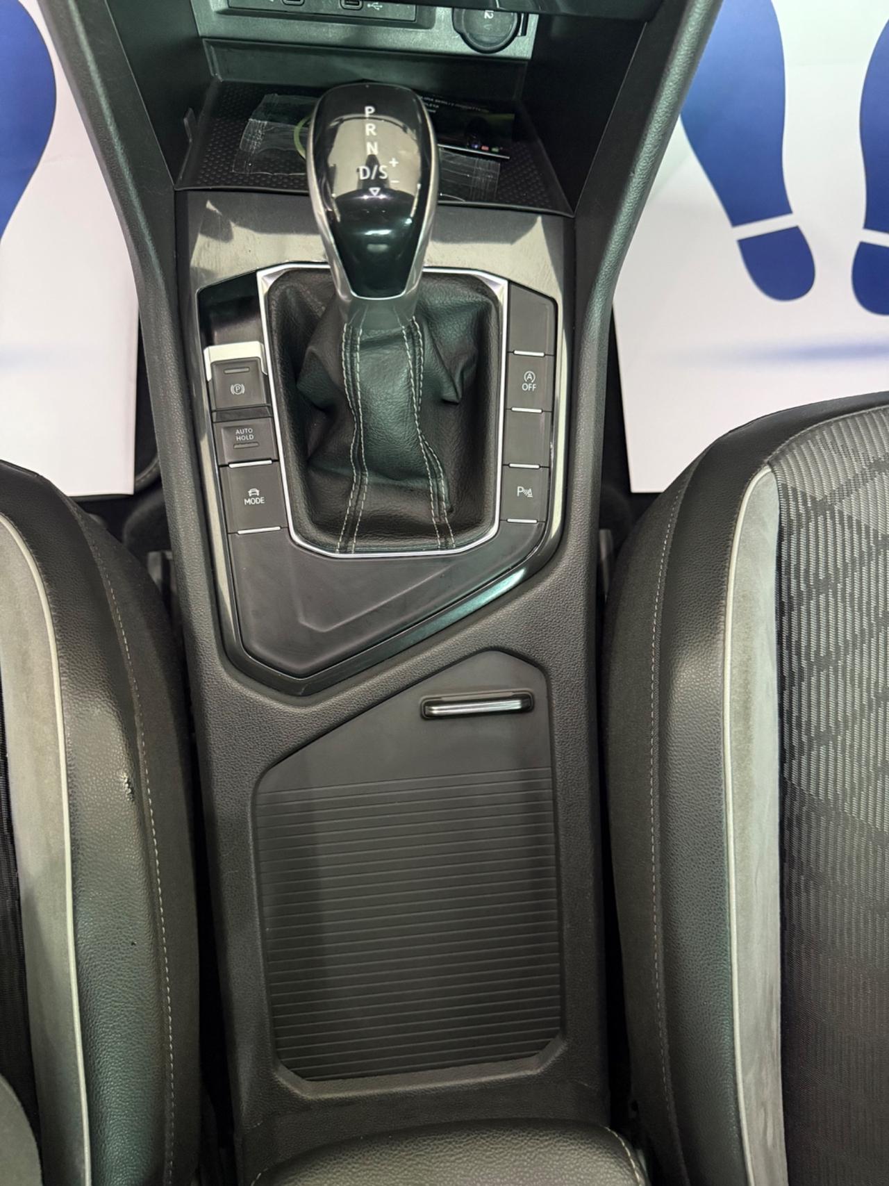 Volkswagen Tiguan 2.0 TDI 150 CV SCR DSG 4MOTION R-Line