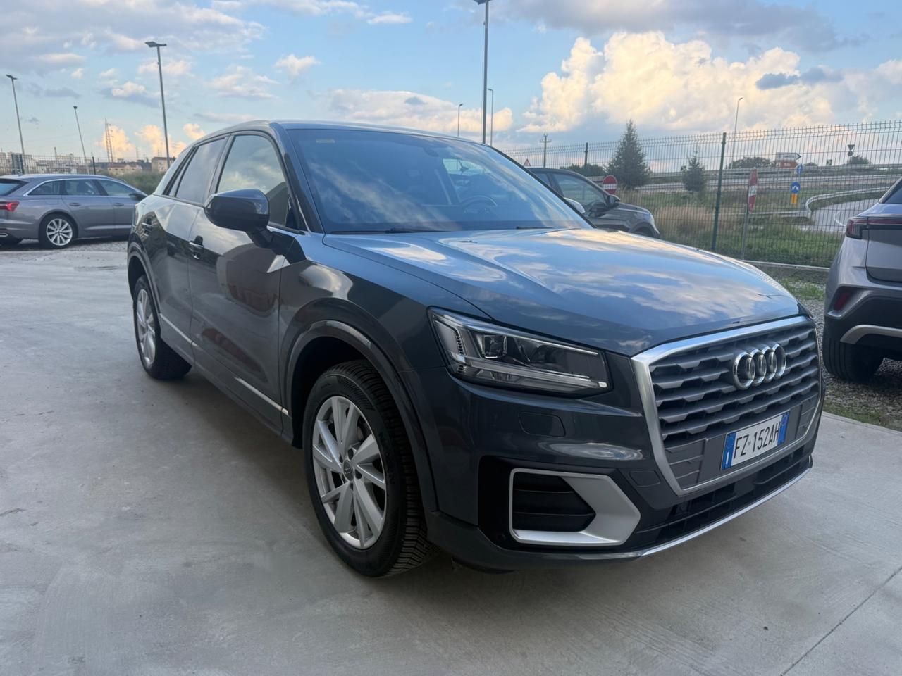 Audi Q2 30 TDI S tronic Identity Black