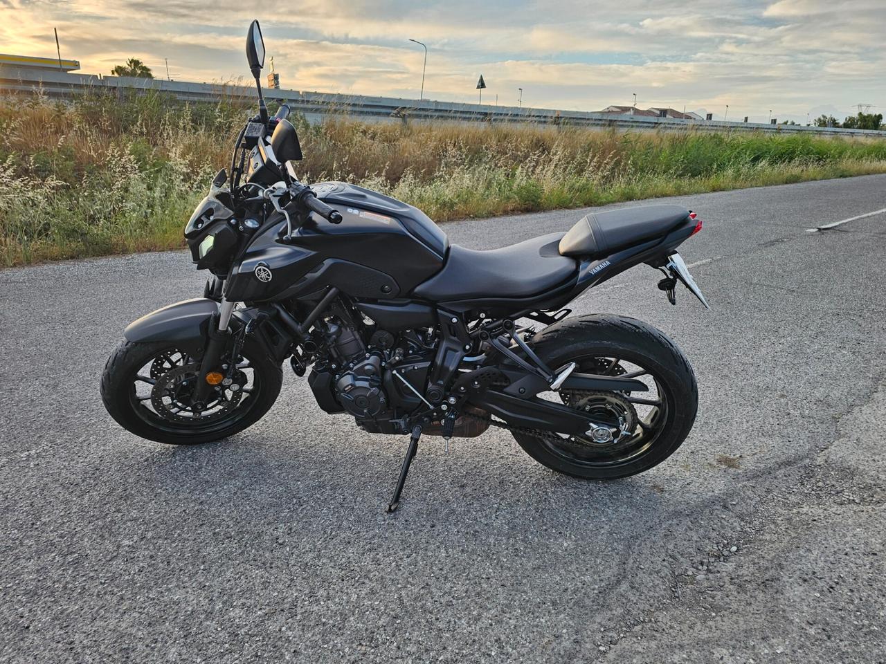 Yamaha mt-07