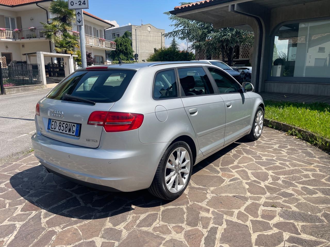 Audi A3 1.6 TDI 105 CV CR Attraction