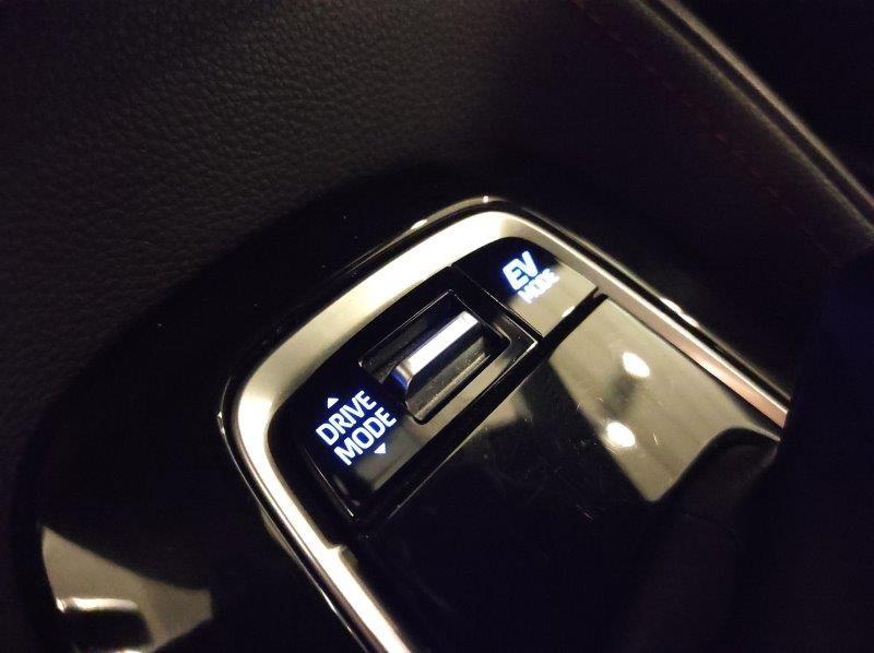 TOYOTA Corolla (2018-->) - Corolla Touring Sports 2.0 Hybrid Lounge