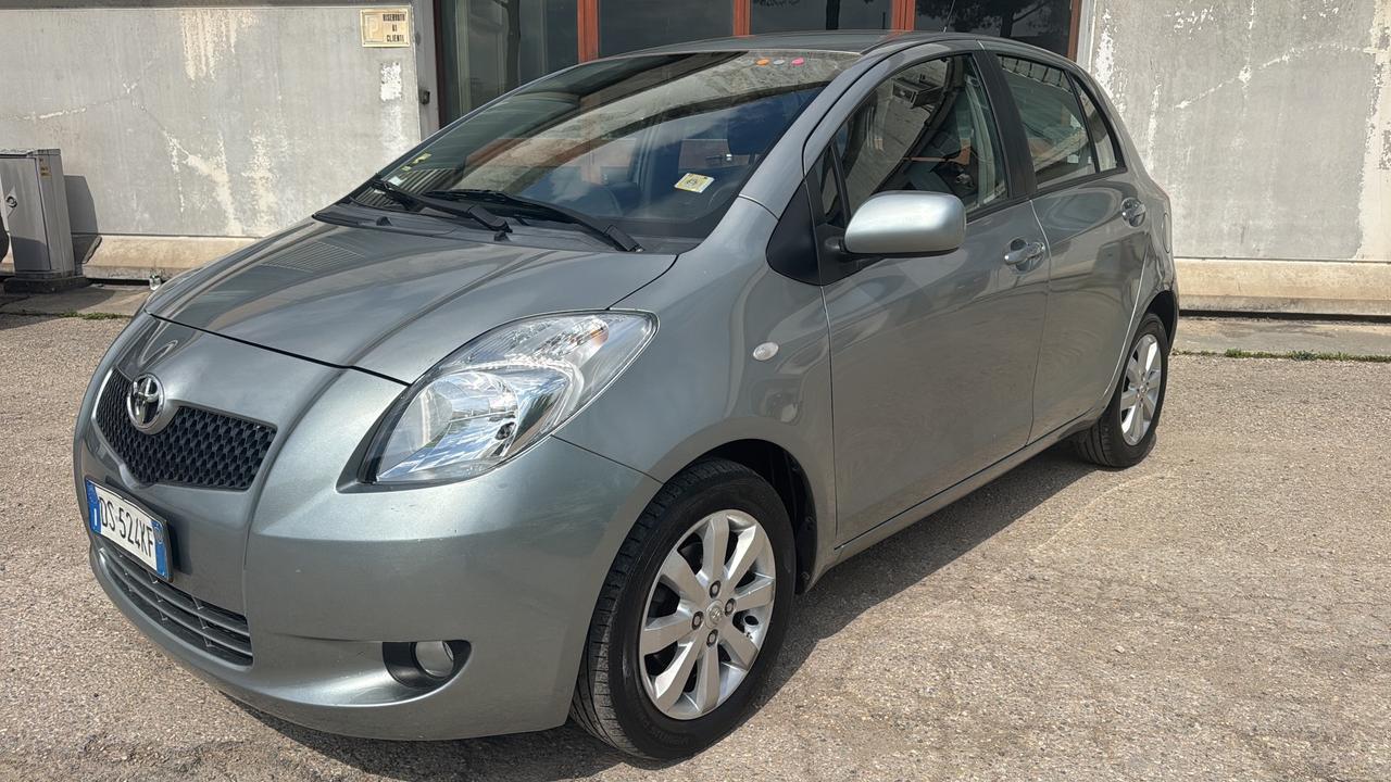 Toyota Yaris 1.3 5 porte M-MT Navi