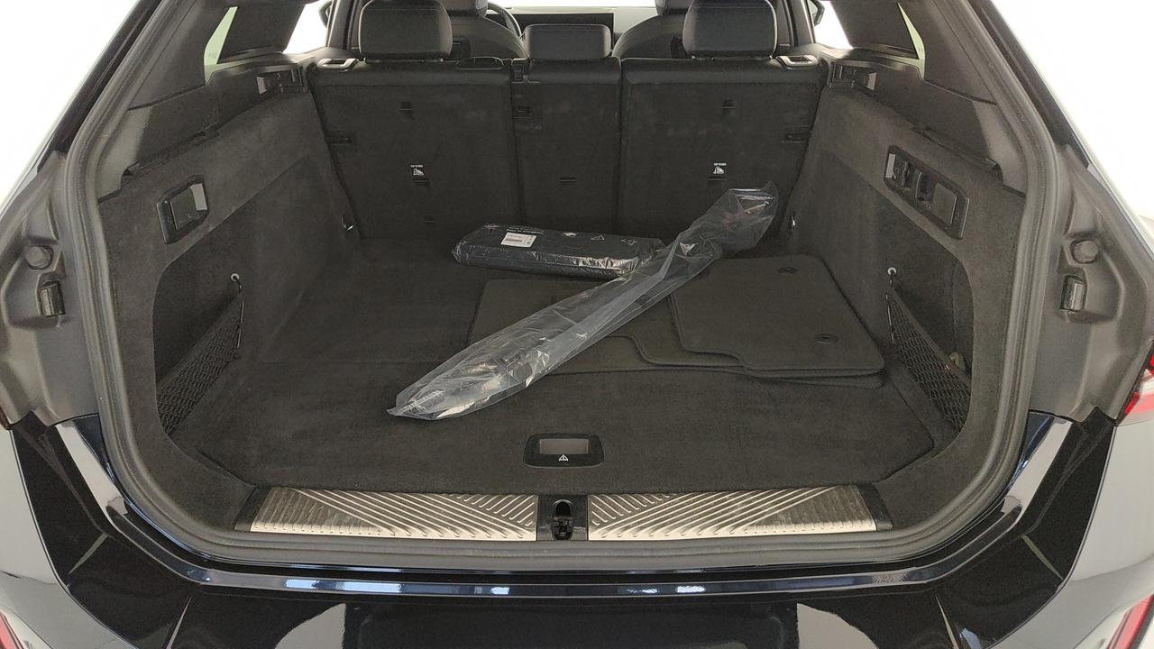 BMW Serie 5 G61 2024 Touring - 520d Touring 48V xdrive MSport Pro auto