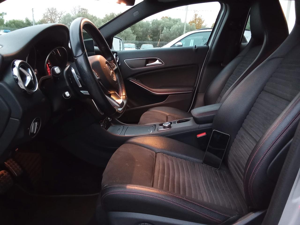 MERCEDES GLA 200D 4 MATIC PREMIUM AUTO MY17 5P