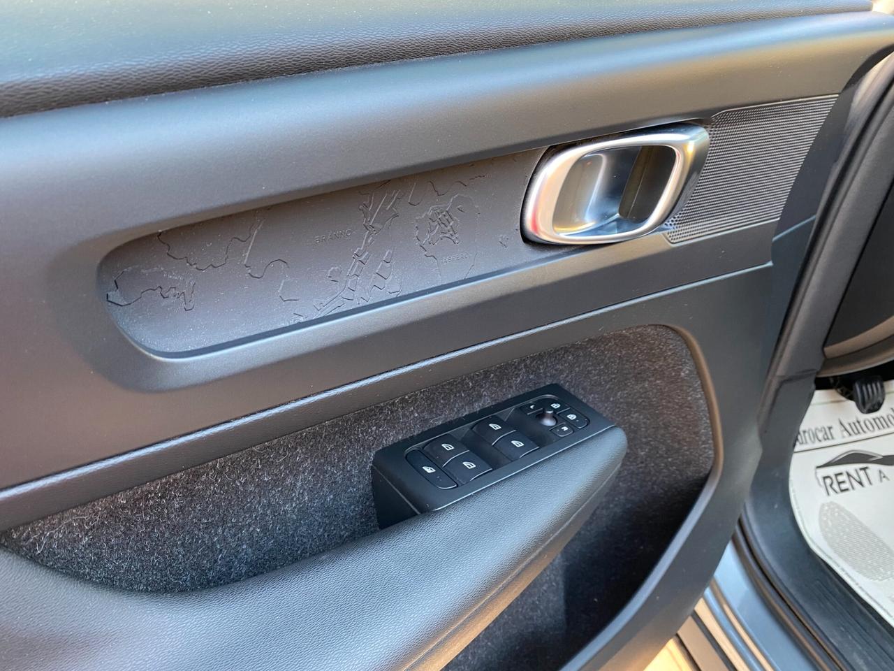 Volvo XC40 D3 Momentum - 2.0 TDI 150 CV