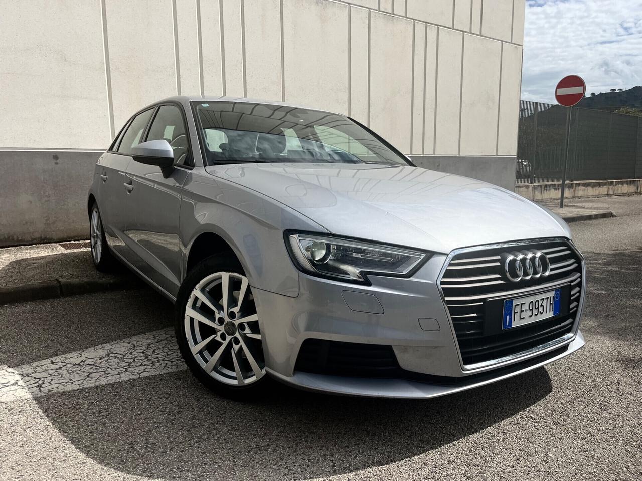 Audi A3 SPB 1.6 TDI S tronic*NAVI*SENSORI*UNIPRO