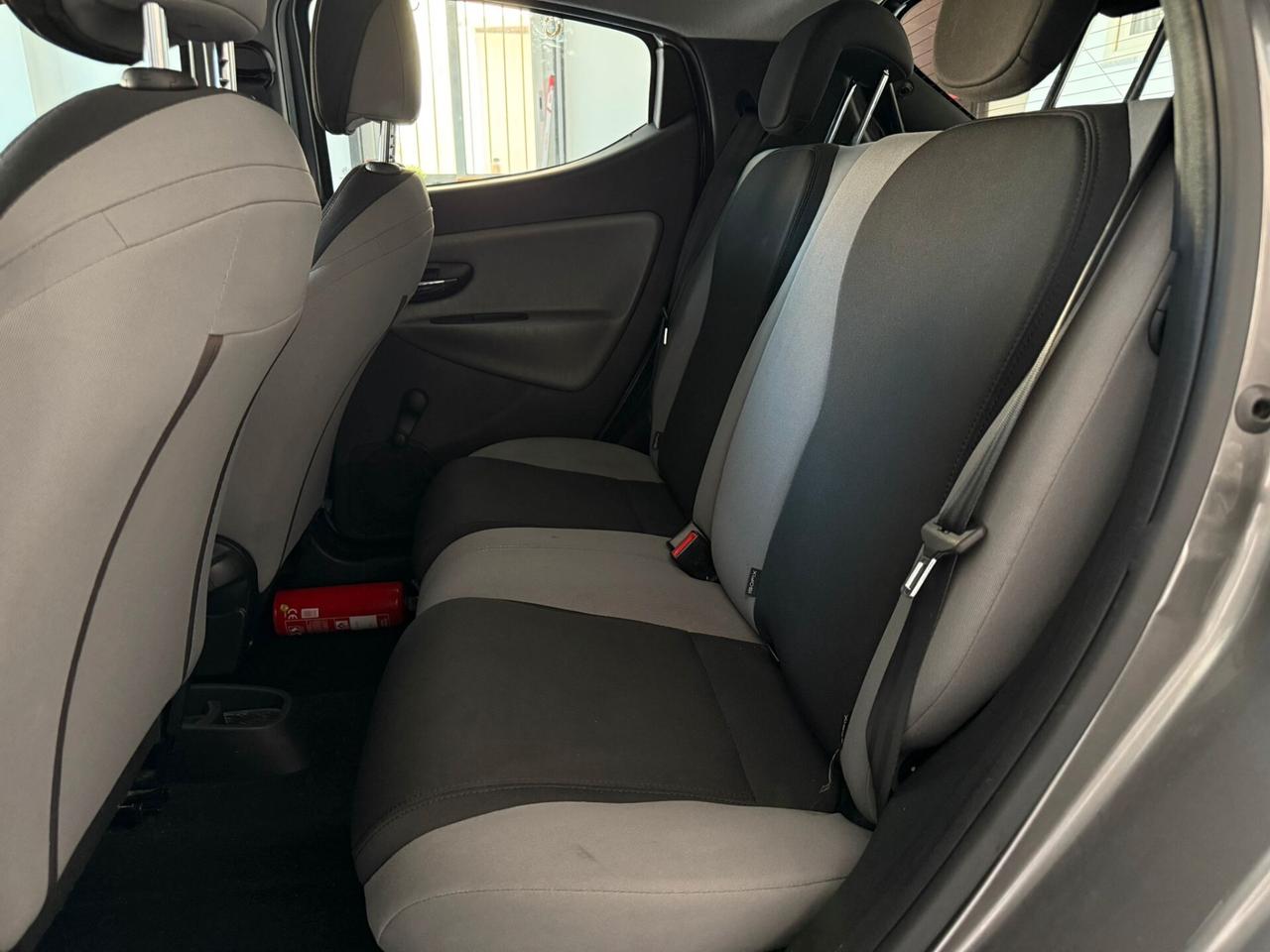 Lancia Ypsilon 1.2 69 CV 5 porte Silver