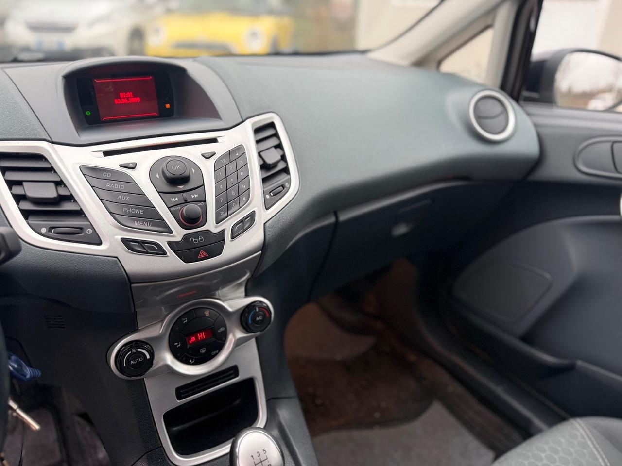 Ford Fiesta 1.4 TDCi 68CV 5 porte Titanium