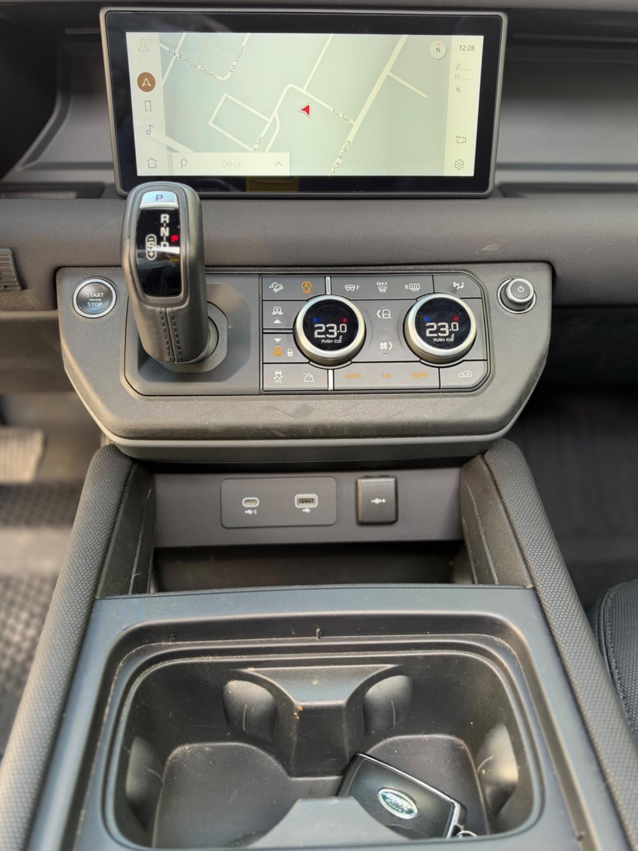 Land Rover Defender 110 3.0 l6 400 CV 7 POSTI !!!!!!