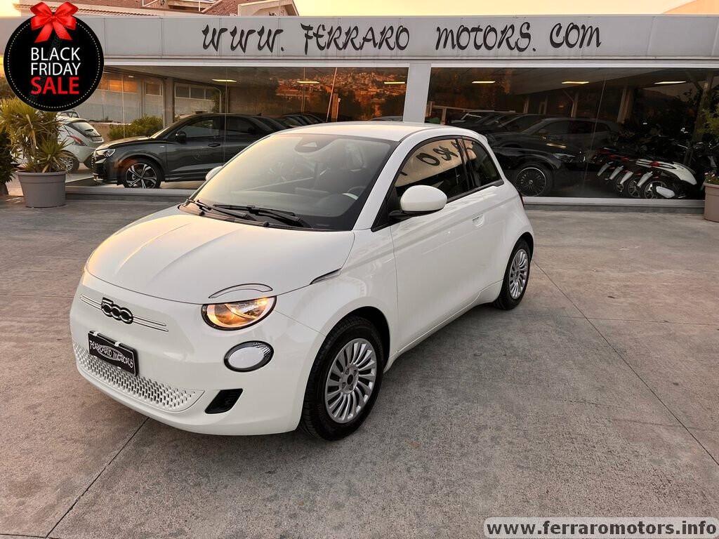 Fiat 500e Berlina 42 kWh a soli 175 euro al mese senza anticipo