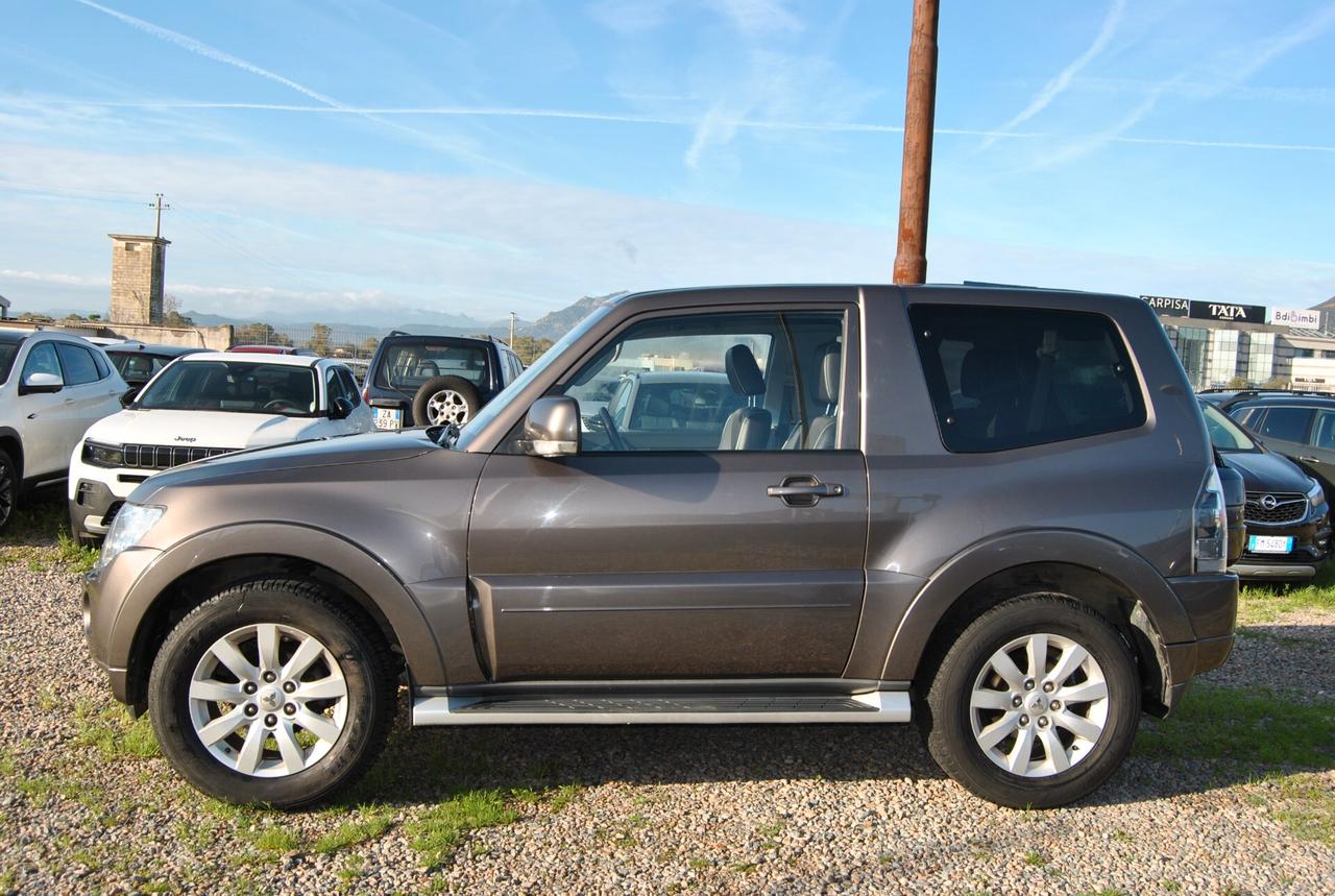 Mitsubishi Pajero 3.2 DI-D 16V 3p. Intense