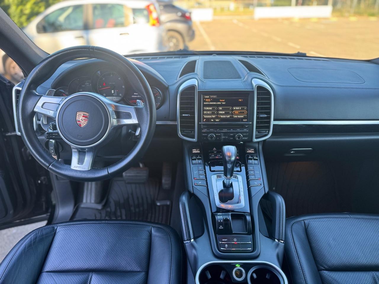 PORSCHE CAYENNE 3.0 V6 PLATINUM EDITION