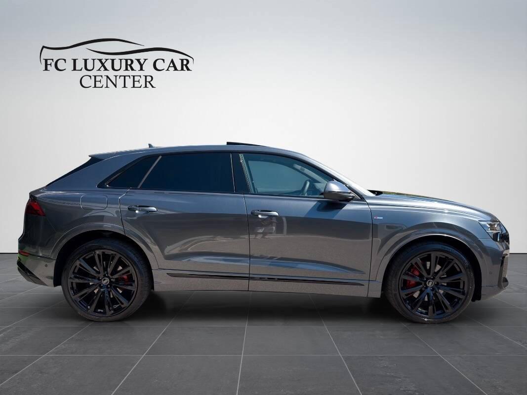 Audi Q8 3.0 tdi 286cv S line quattro 286cv Valcona Ventilati