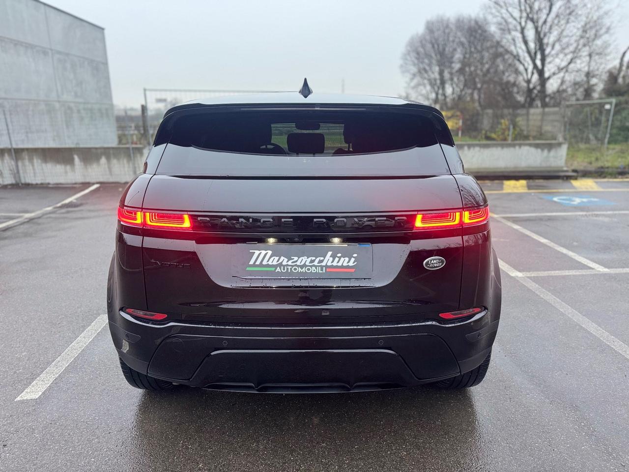 RANGE ROVER EVOQUE AUTOCARRO N1 5 POSTI TOTAL BLACK 2022