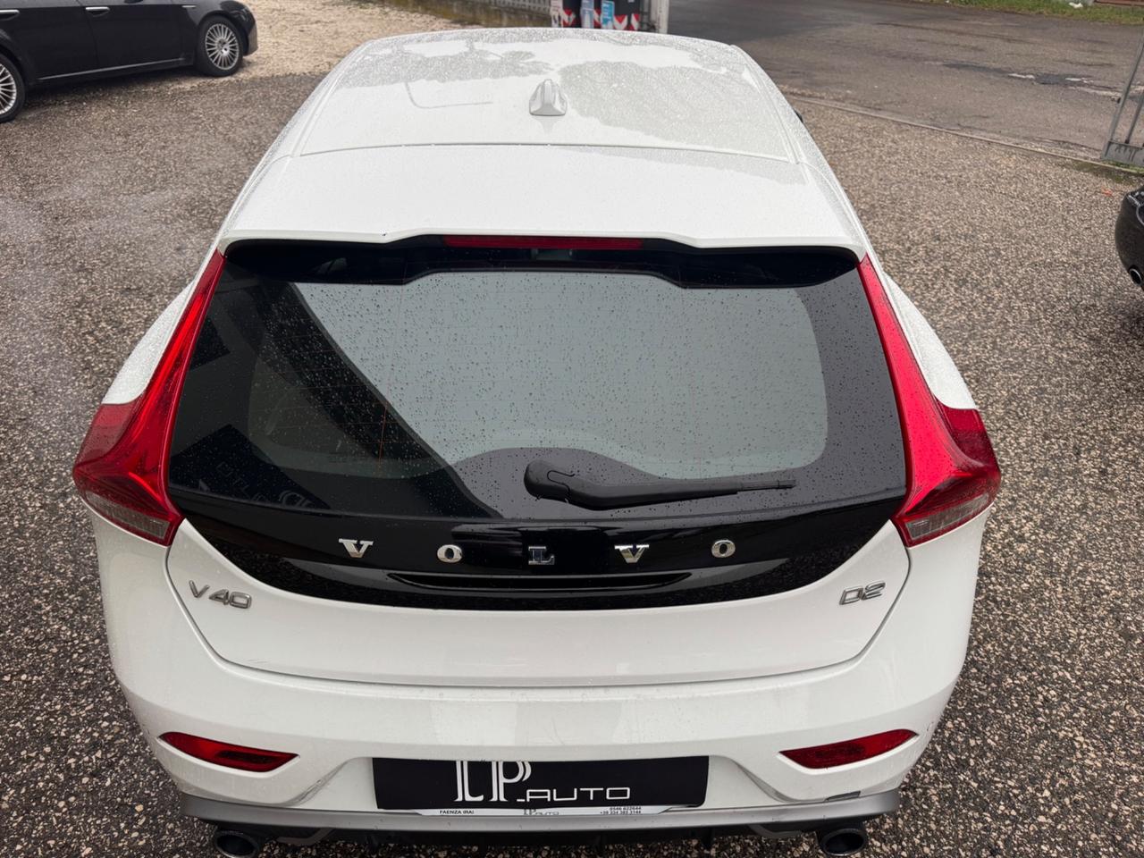 Volvo V40 D2 1.6 Powershift R-design Kinetic