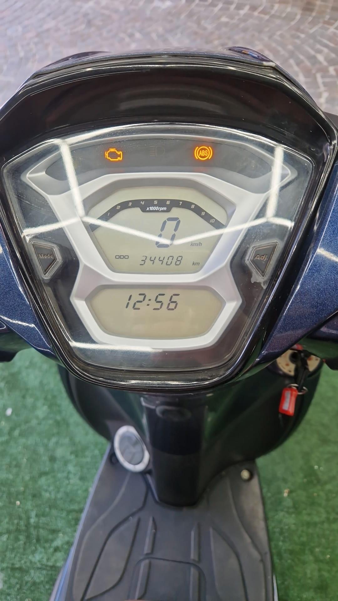 Kymco People 150