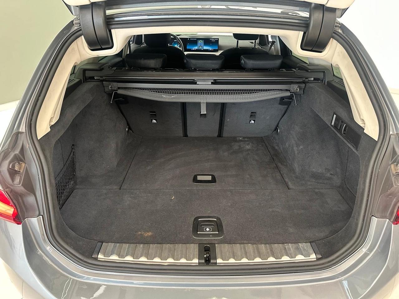 BMW 318 d Serie 3 Touring mhev 48V auto IVA ESPOSTA