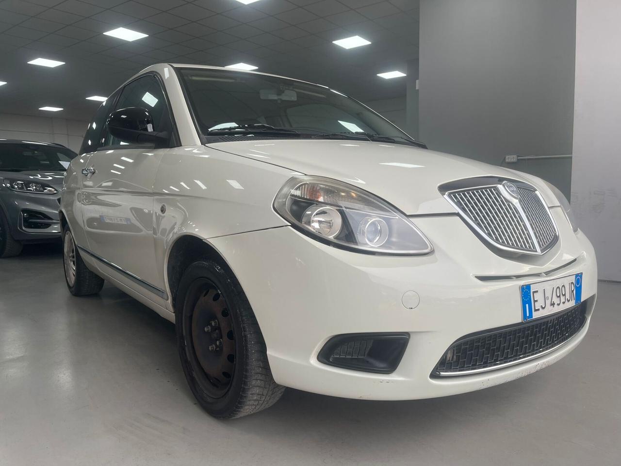 Lancia Ypsilon 1.2 69 CV 5 porte S&S Platinum
