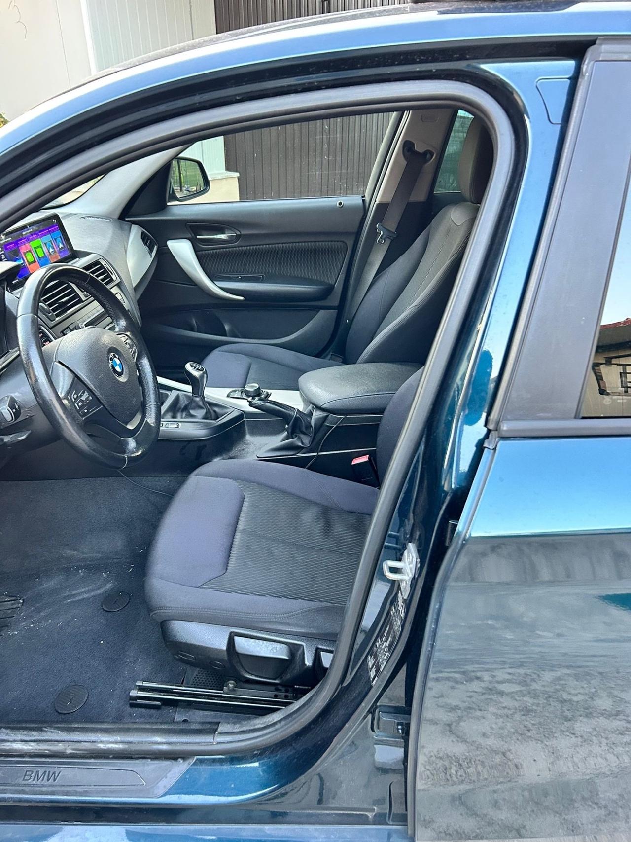 Bmw 116 116d 5p. Unique